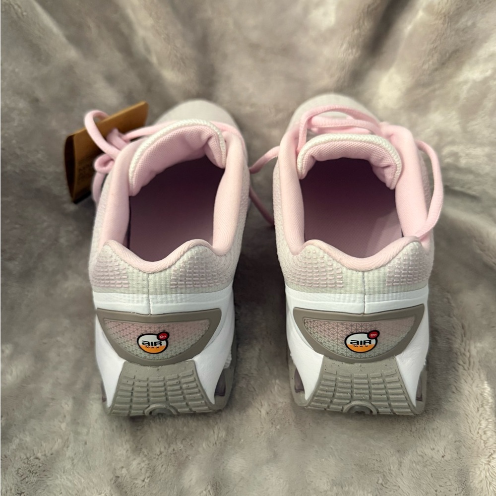 Nike Air Max DN Size 7Y Pink Foam Youth Sneakers New With Tags - Picture 3 of 7